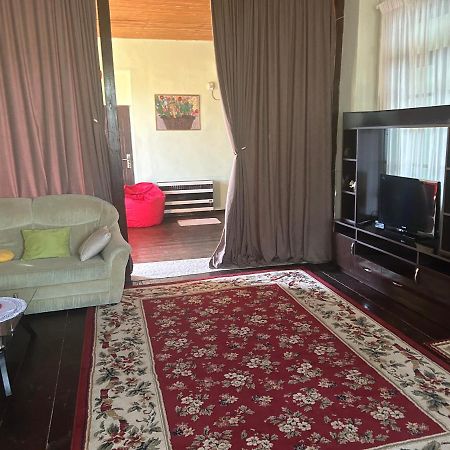 Barsa Apartment Zestafoni ภายนอก รูปภาพ