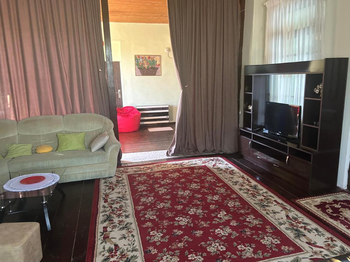 Barsa Apartment Zestafoni ภายนอก รูปภาพ